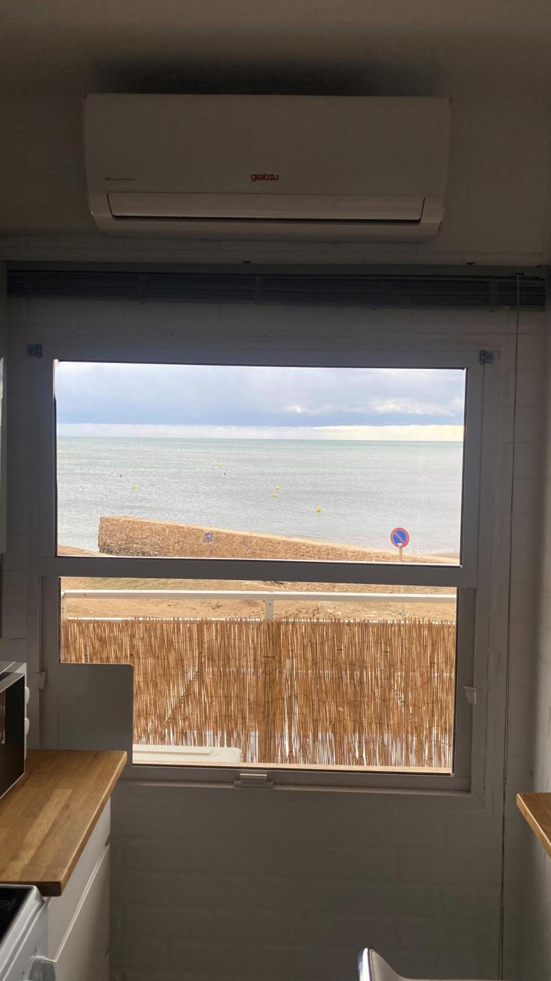 Beachfront Apartment - La Mata Торрев'єха Екстер'єр фото