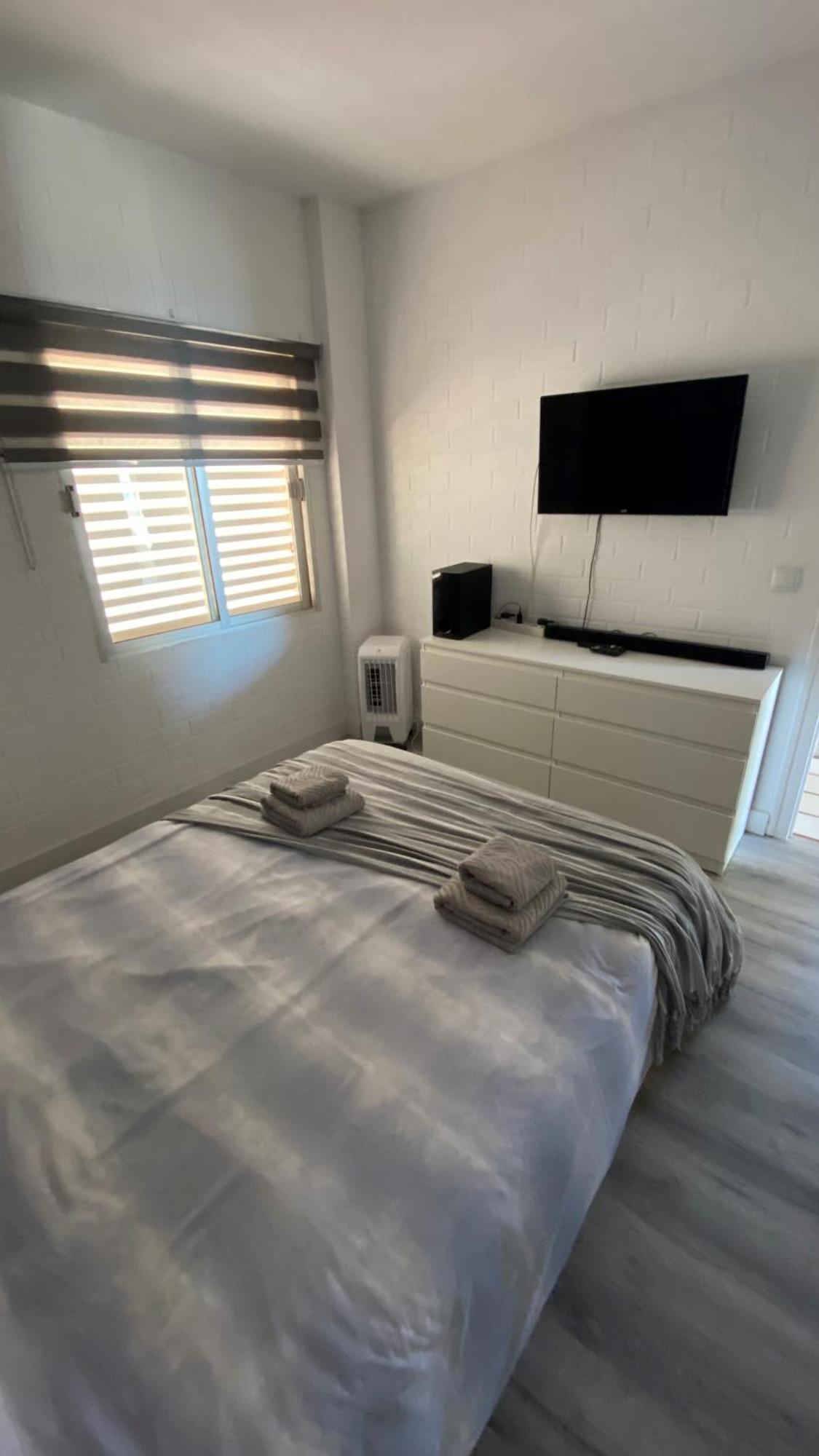 Beachfront Apartment - La Mata Торрев'єха Екстер'єр фото