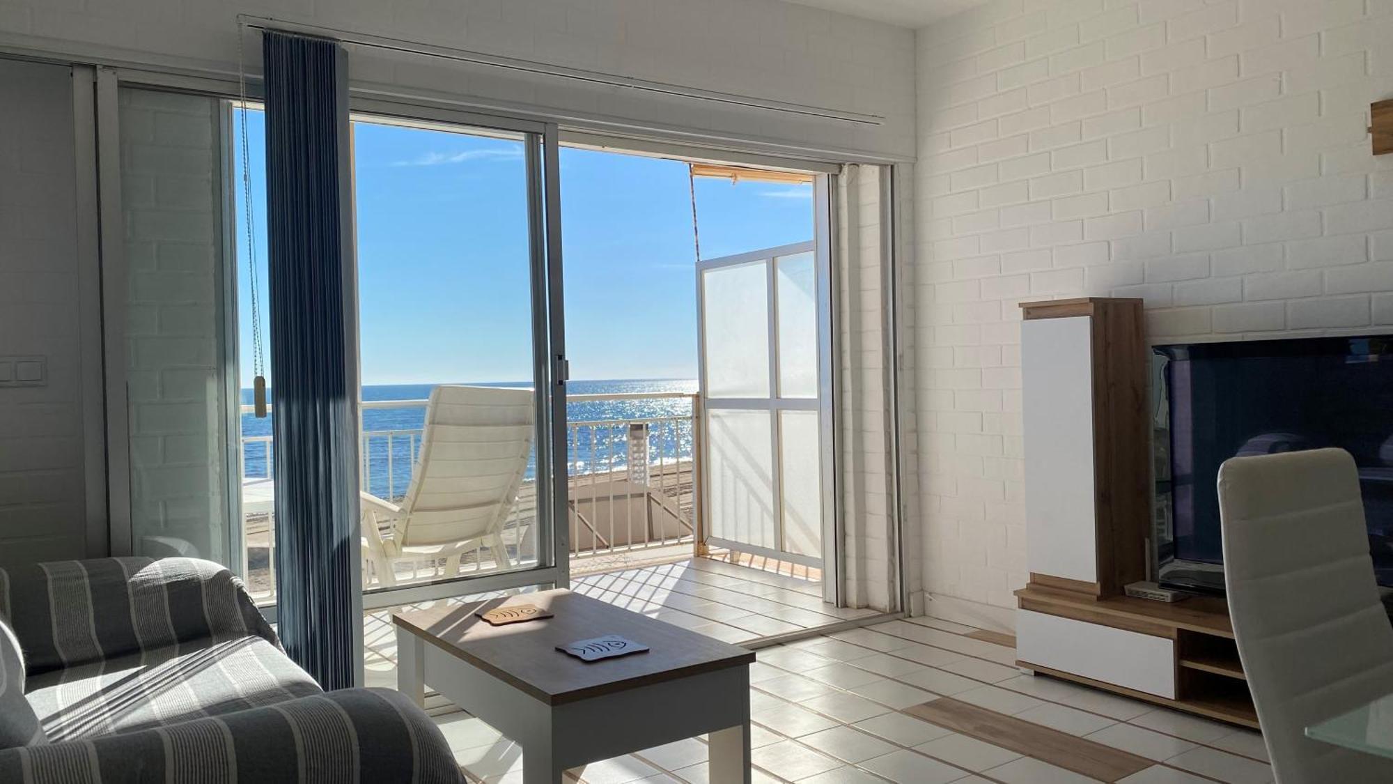 Beachfront Apartment - La Mata Торрев'єха Екстер'єр фото