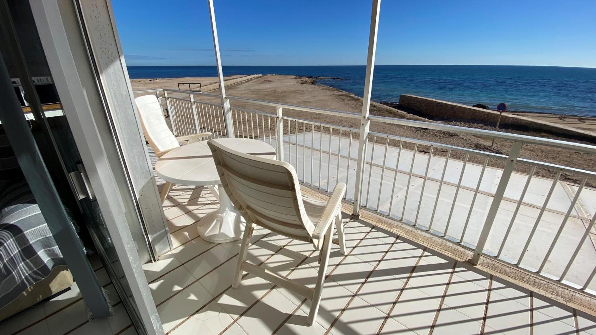 Beachfront Apartment - La Mata Торрев'єха Екстер'єр фото